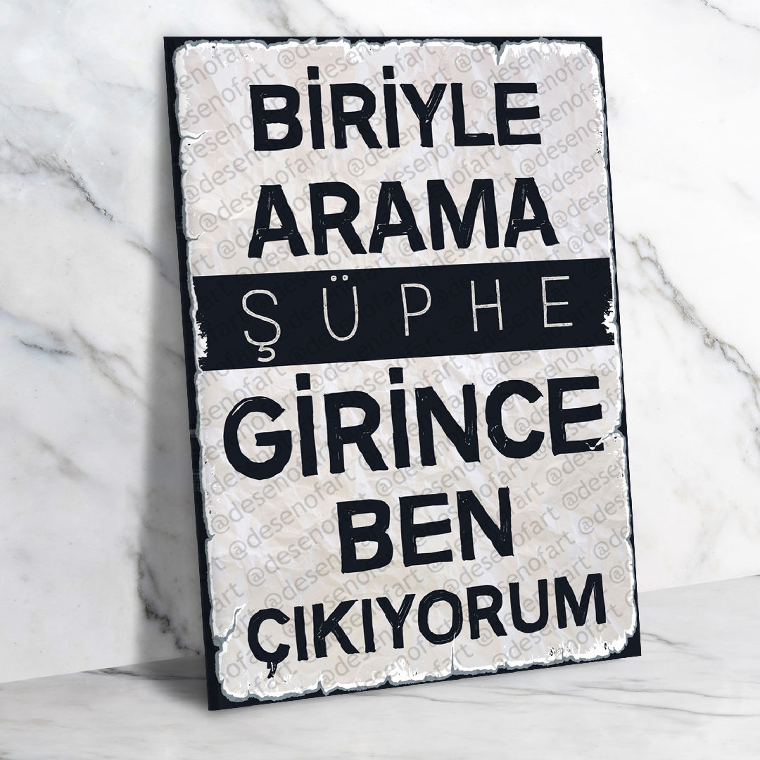 Biriyle arama şüphe girince... Ahşap Retro Poster